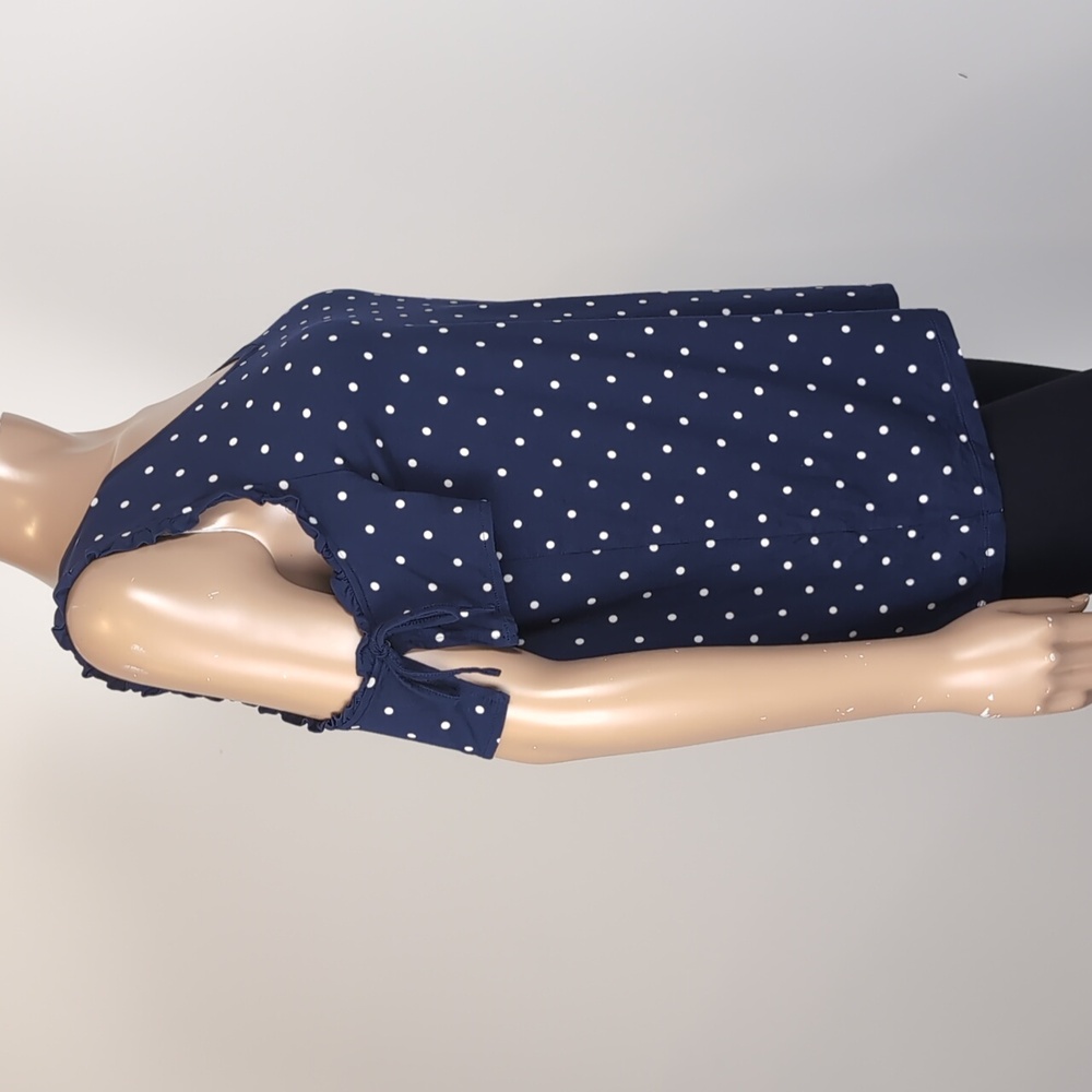 💠 REITMANS Cold Shoulder Polka Dot Top Ruffle Short Sleeve Vneck Navy Blouse - Picture 6 of 9